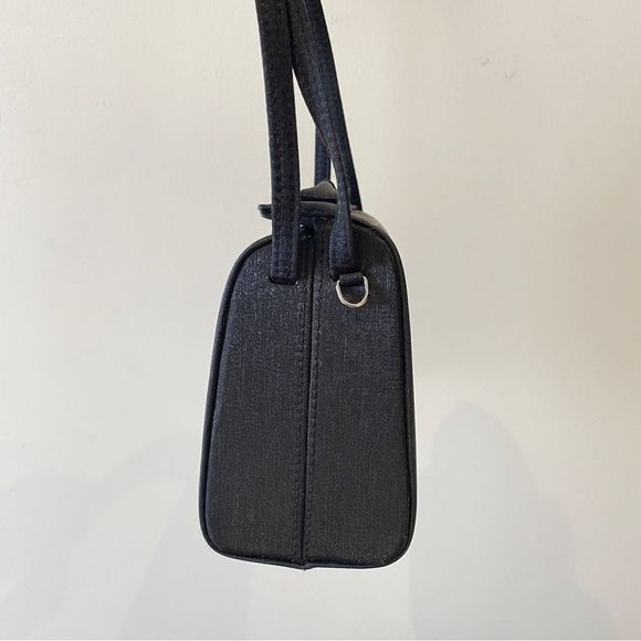 Vintage 90s / Y2K silver purse / handbag with bow detail and square‎ shape - Picture 2 of 4